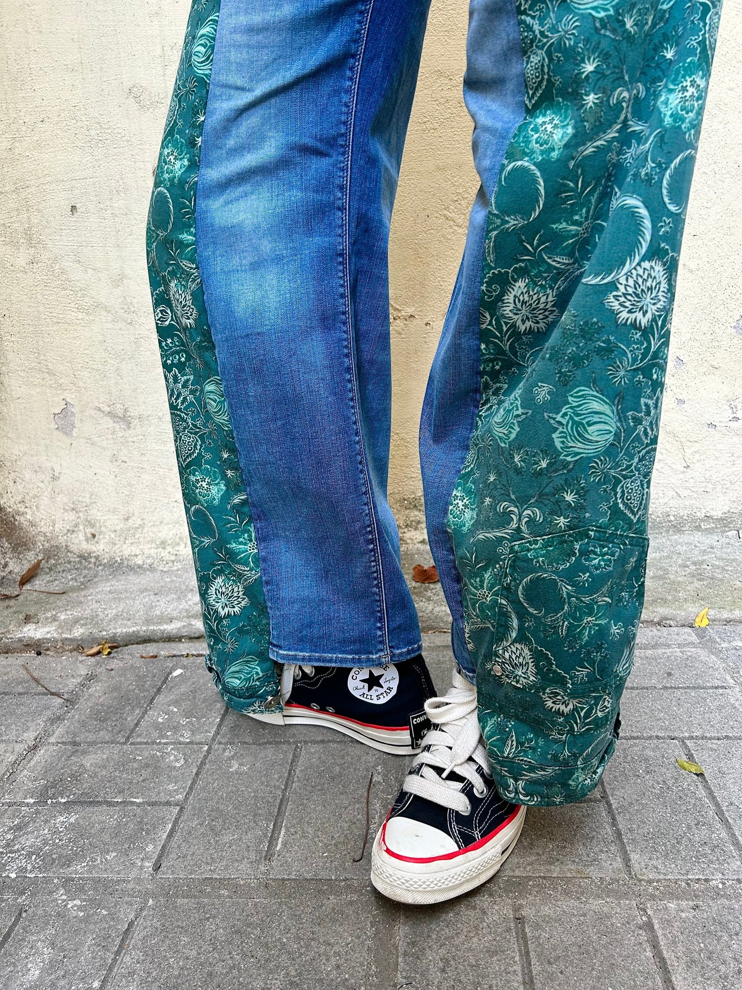 Indigo jeans
