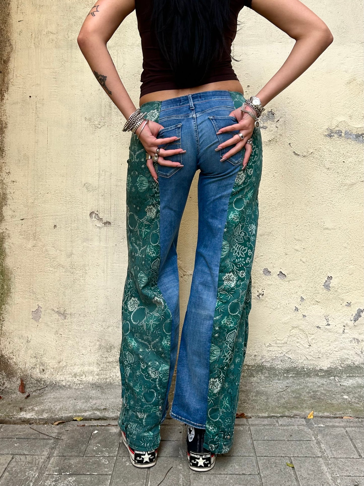 Indigo jeans