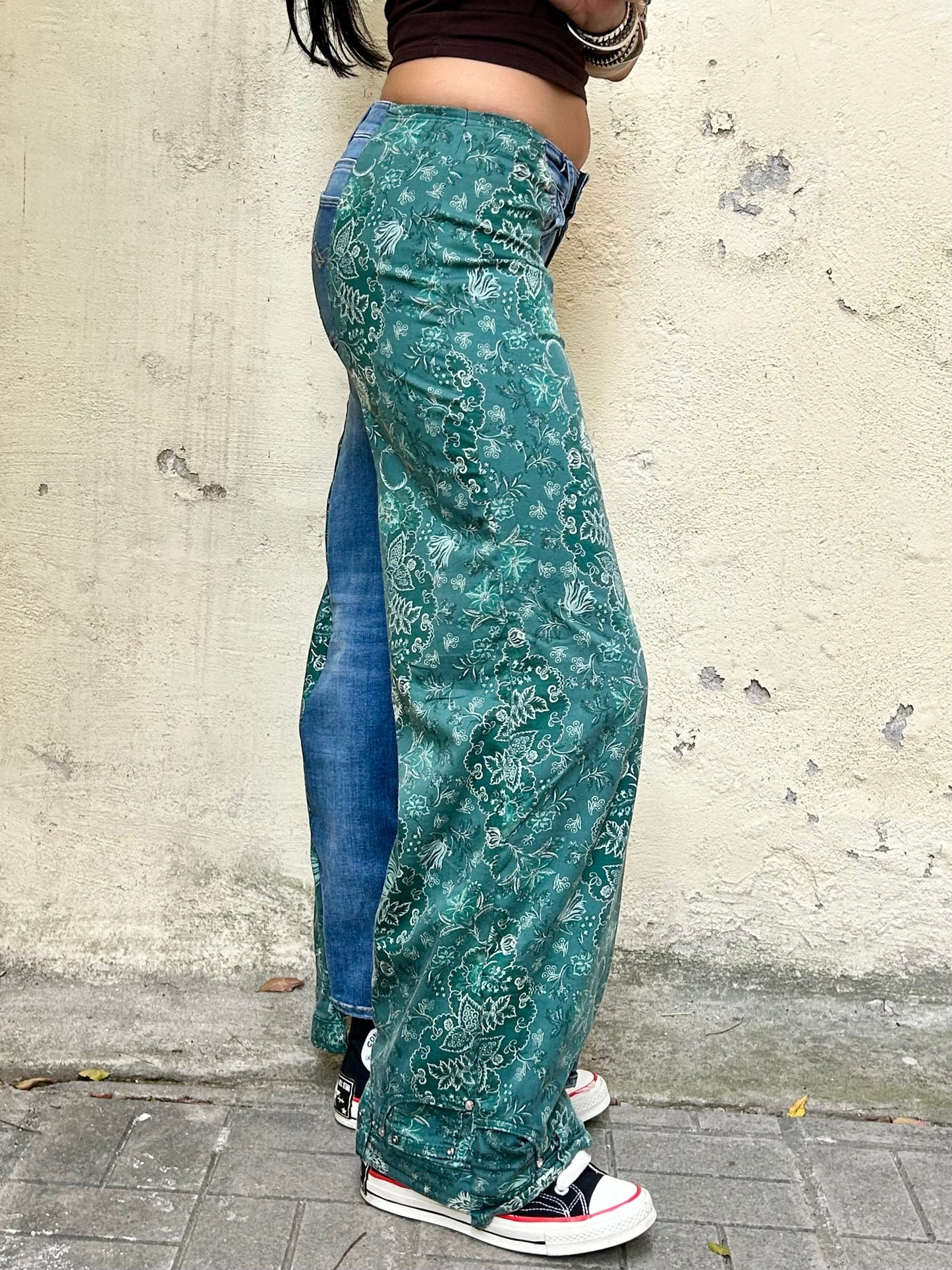 Indigo jeans
