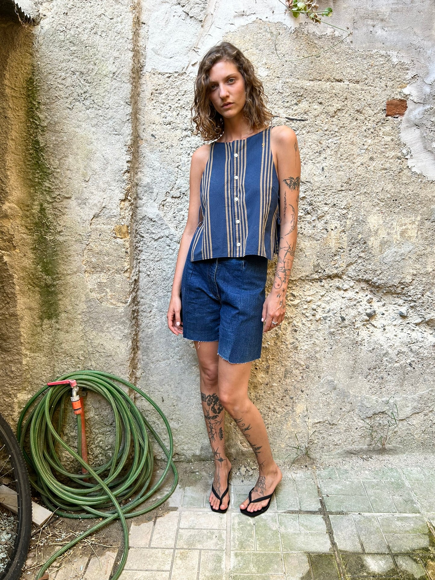 Courtyard Top - Striped blue