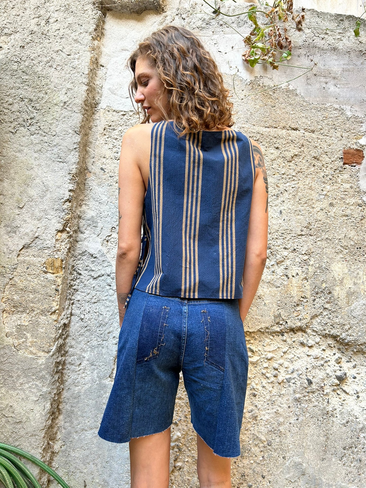Courtyard Top - Striped blue